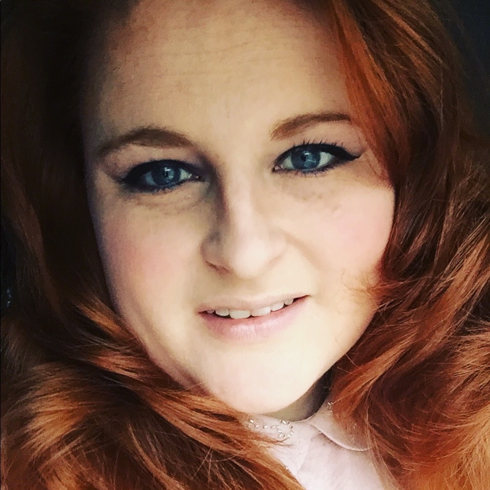 Meet your Posher, Caitlin